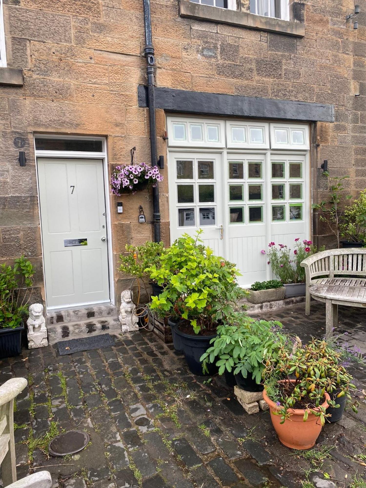 7A The Mews - Cottage In The City Edinburg Exteriör bild